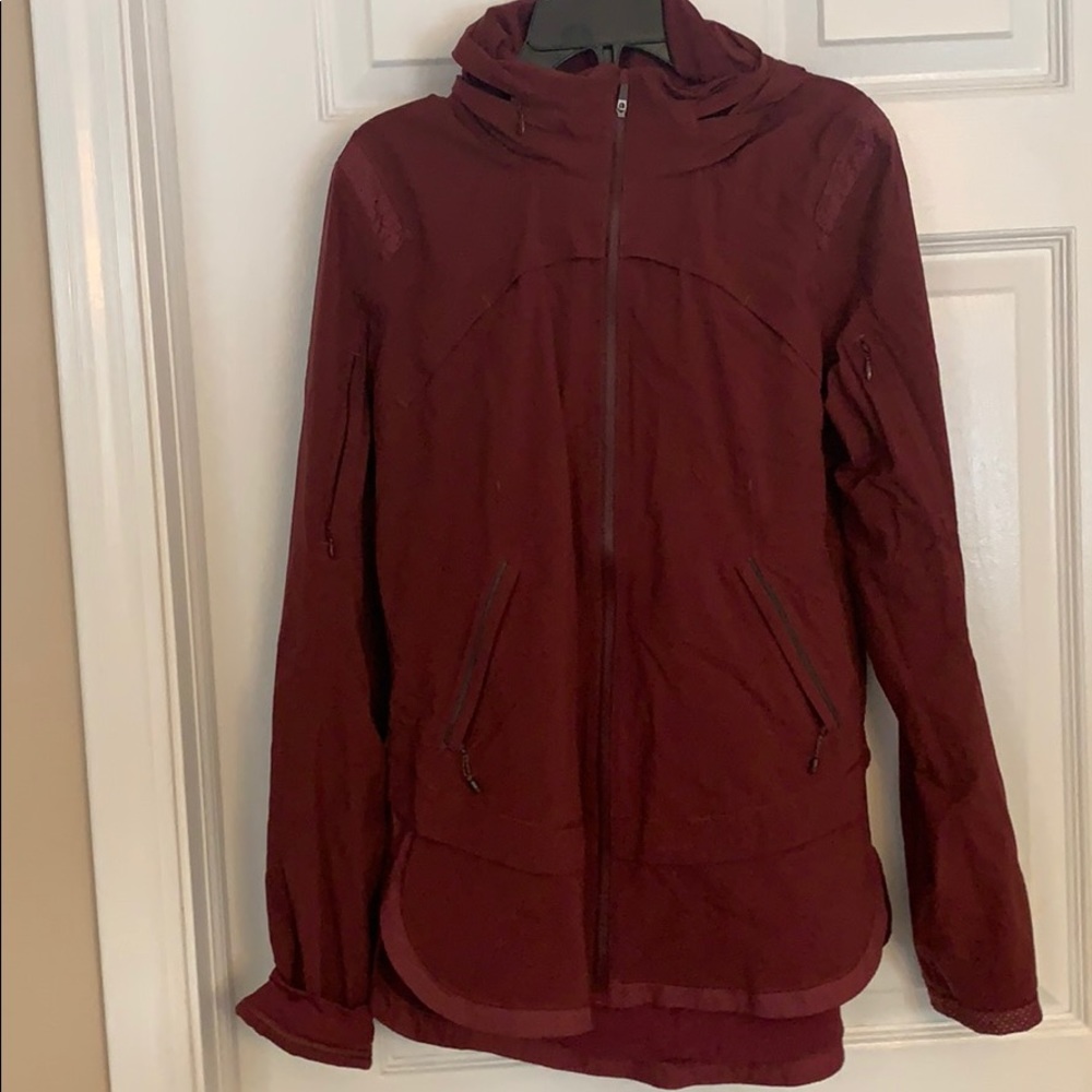 Lululemon size 8 light weight jacket
